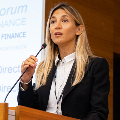 Speaker Image Description