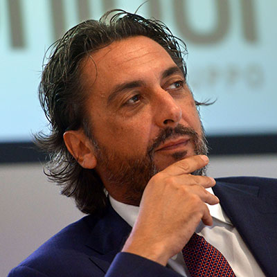 Speaker Image Description