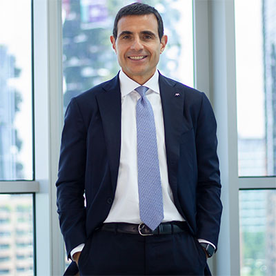 Speaker Image Description