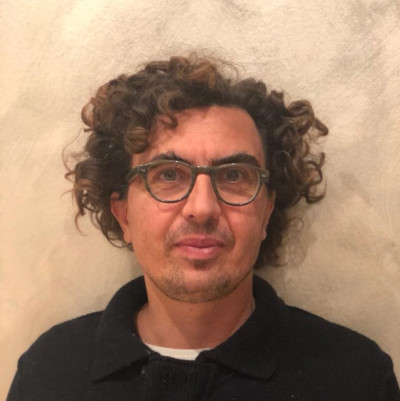 Speaker Image Description