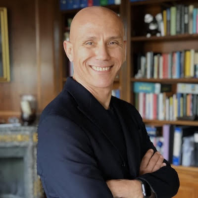 Speaker Image Description