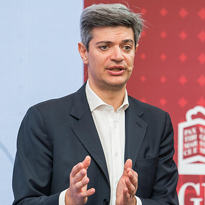 Speaker Image Description