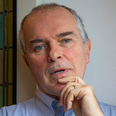 Speaker Image Description